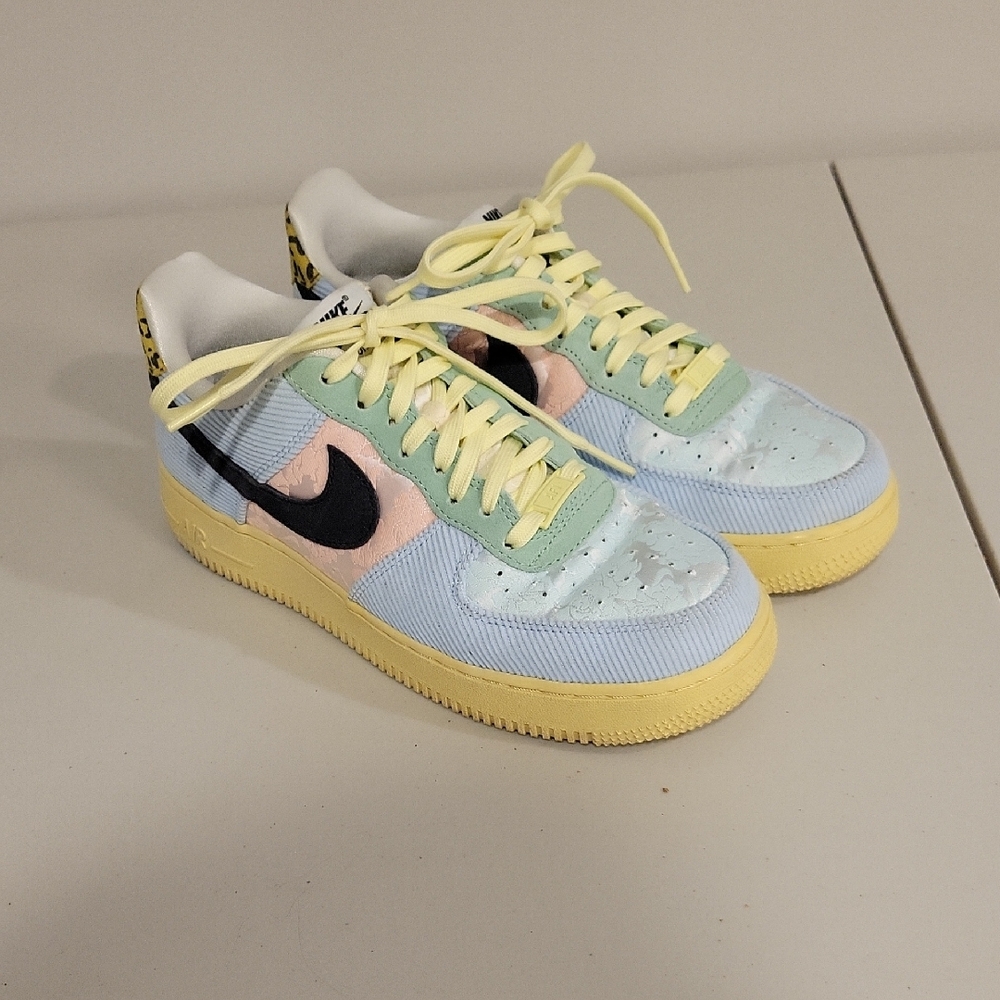 Nike Pastel Multicolor Sneakers